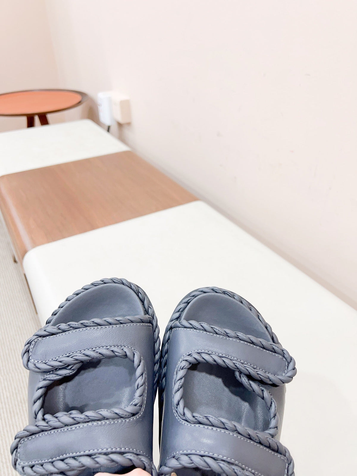 REFINED DAD SANDAL IN BLACK LAMBSKIN