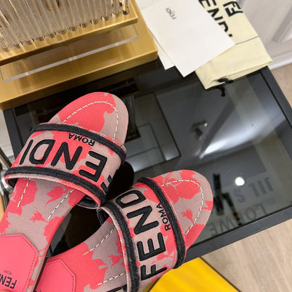 FENDI FLORAL SLIDES IN CHERRY RED MIX TAN BEIGE FABRIC