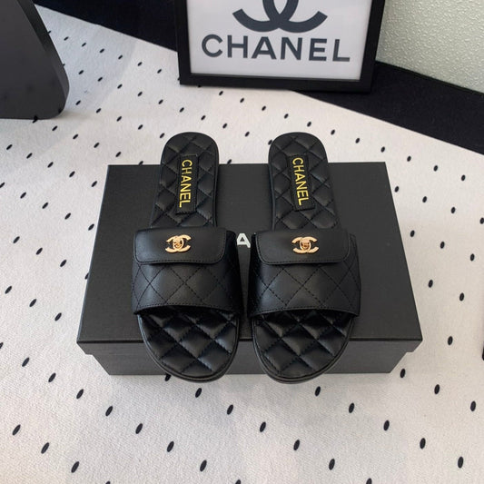CC SLIPPERS IN BLACK CALFSKIN