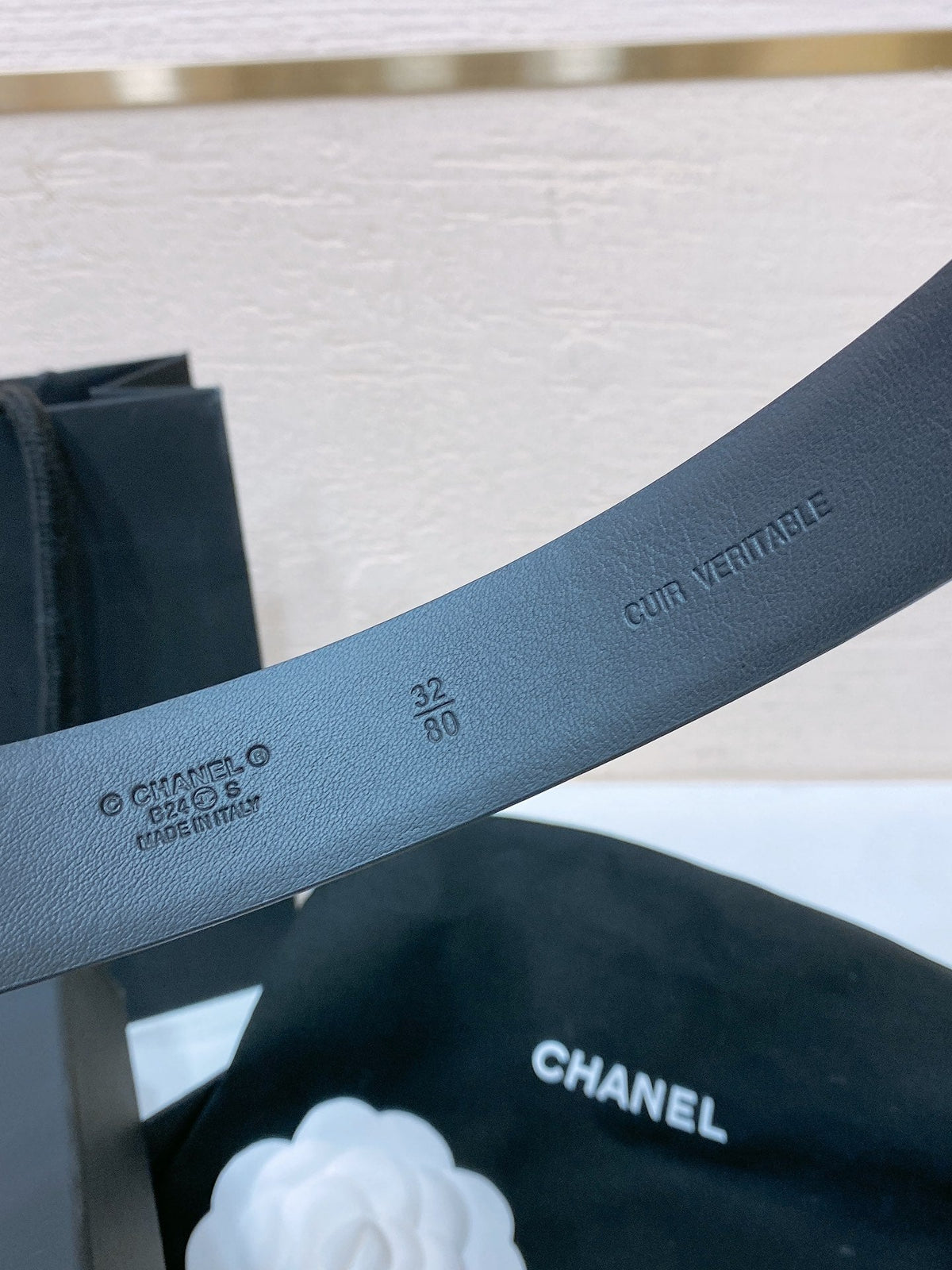 CC BELT 30MM IN BLACK SMOOTH CALFSKIN GOLD MIX BLACK METAL LOGO