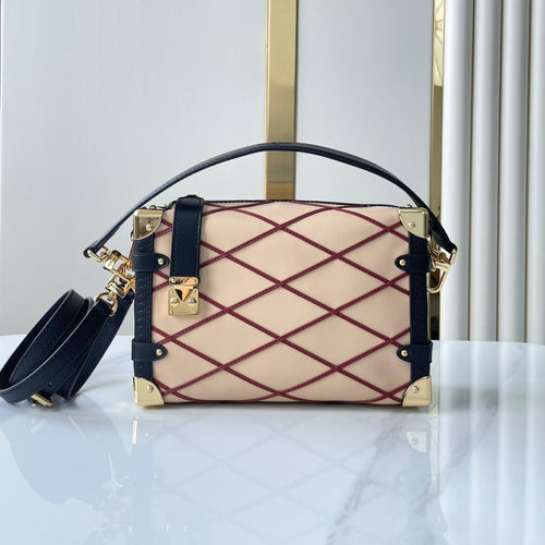 SIDE TRUNK 21 IN BEIGE RED LAMBSKIN WITH CRISS CROSS PATTERN GOLD HARDWARE