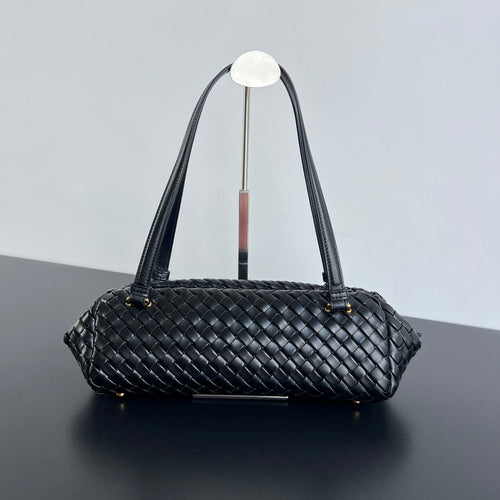 SHOULDER BAG 37 IN BLACK LAMBSKIN