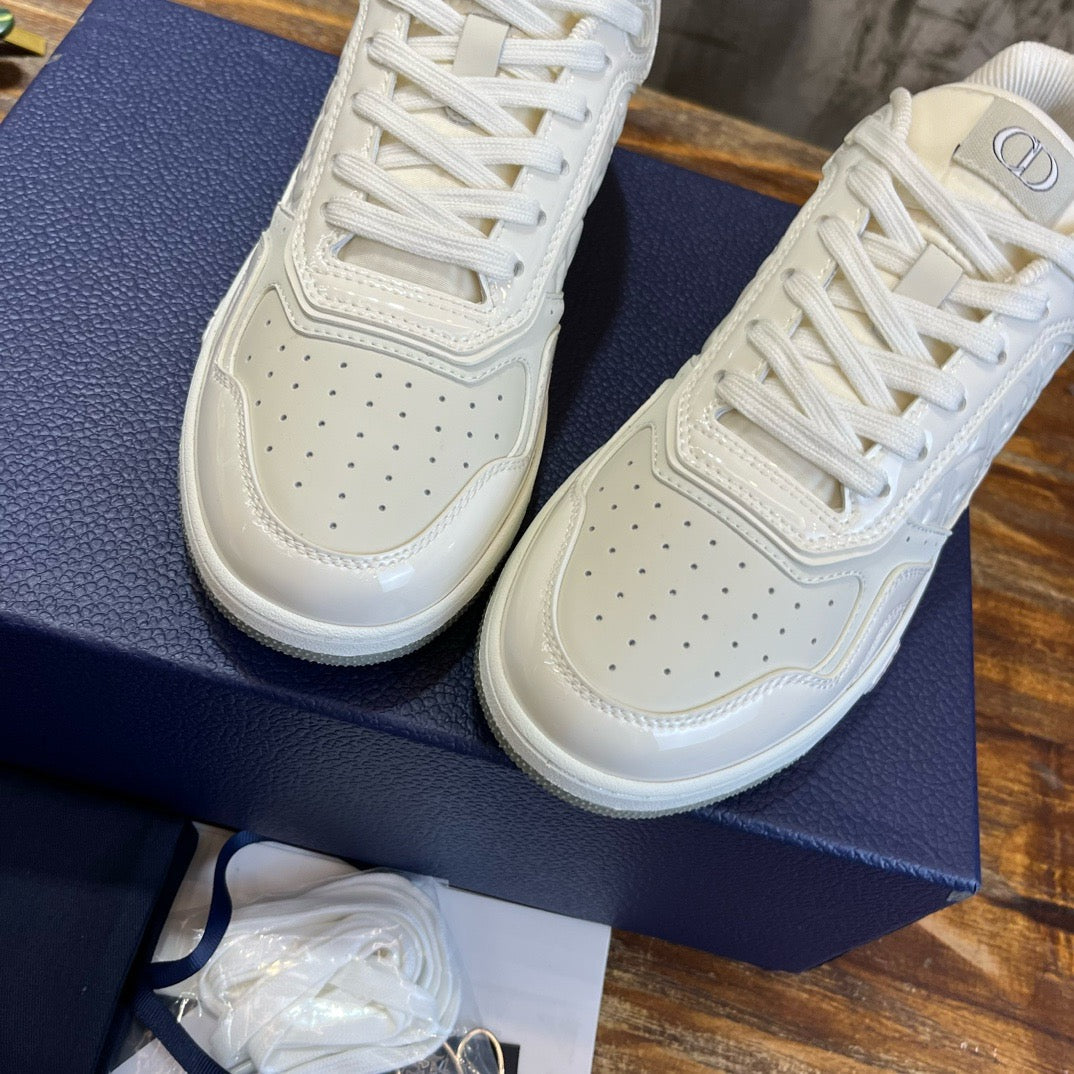 DIO Sneakers