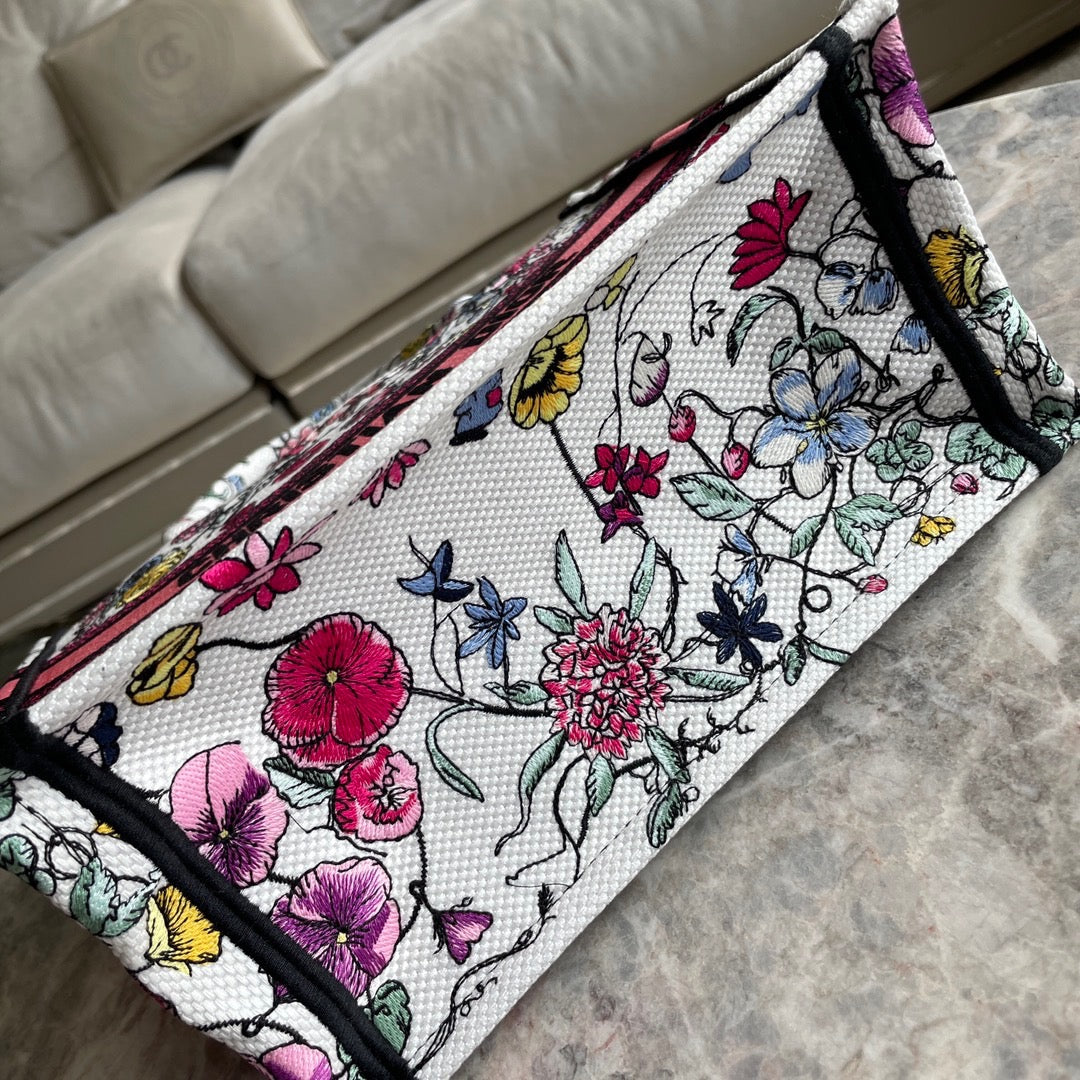 DIO Book Tote