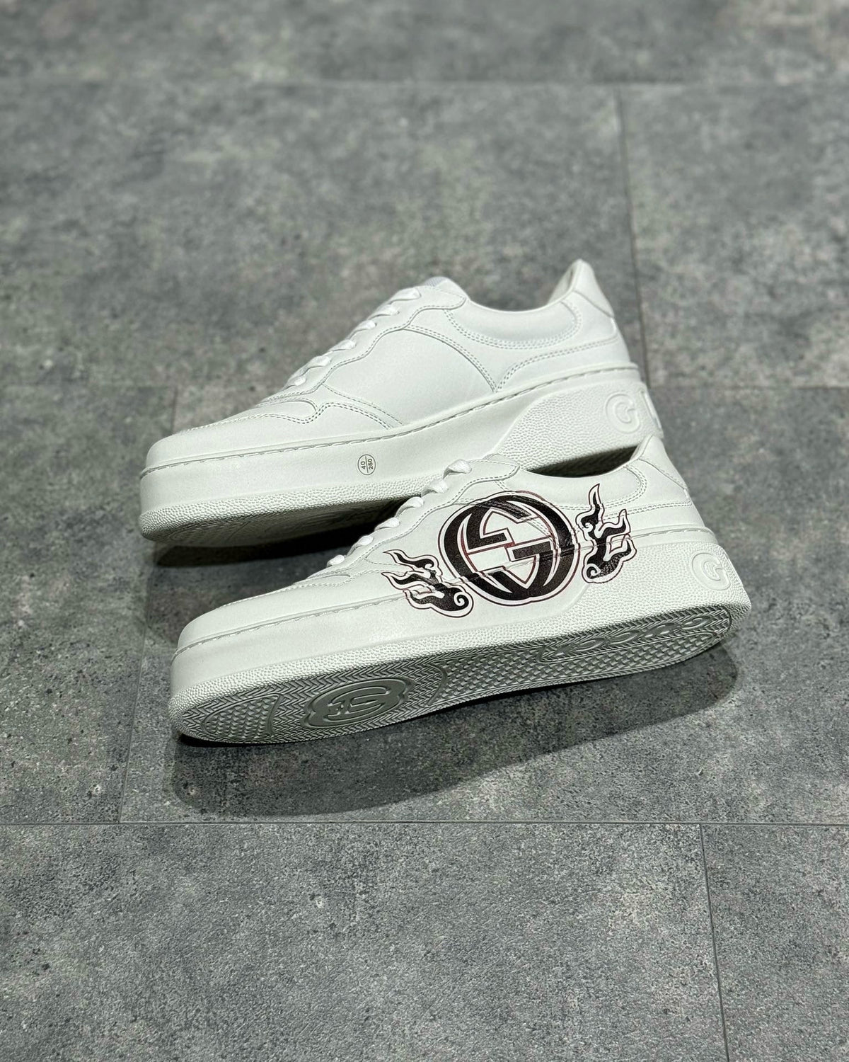 GUC Sneakers