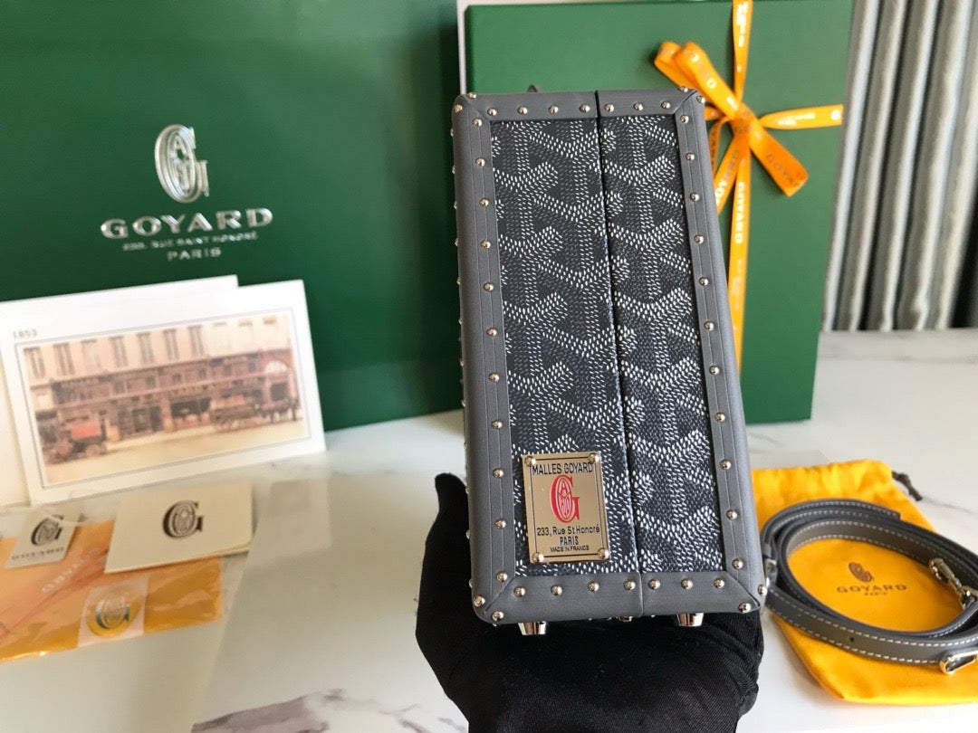 GOY Grand H√¥tel 24.5x7.5x17cm
