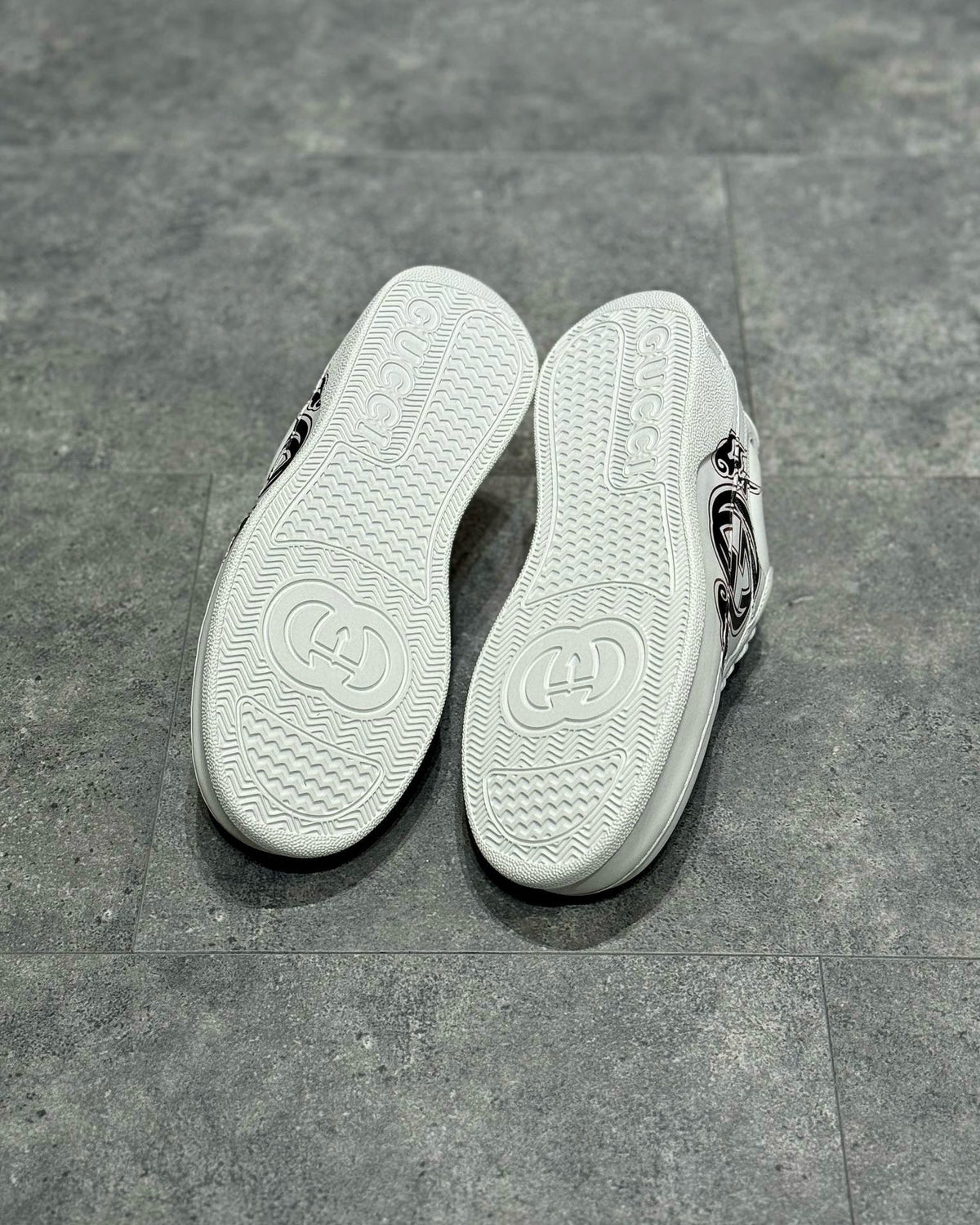 GUC Sneakers