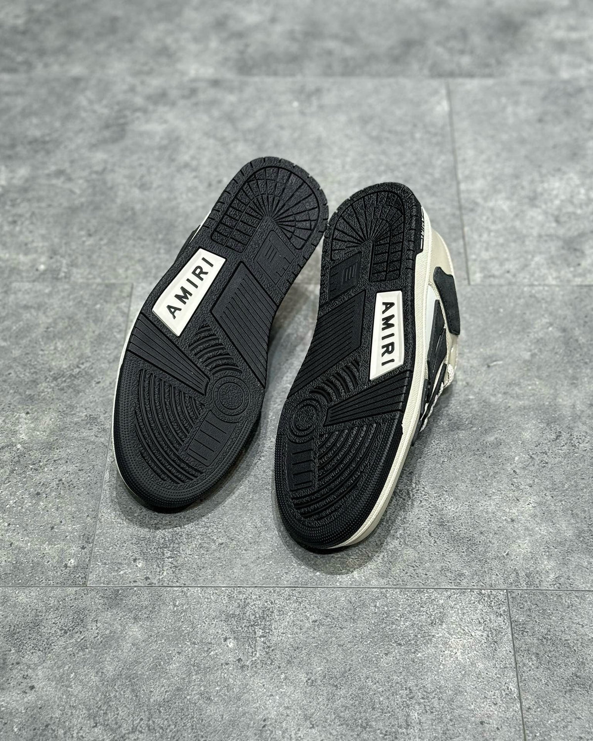 AMR Sneakers