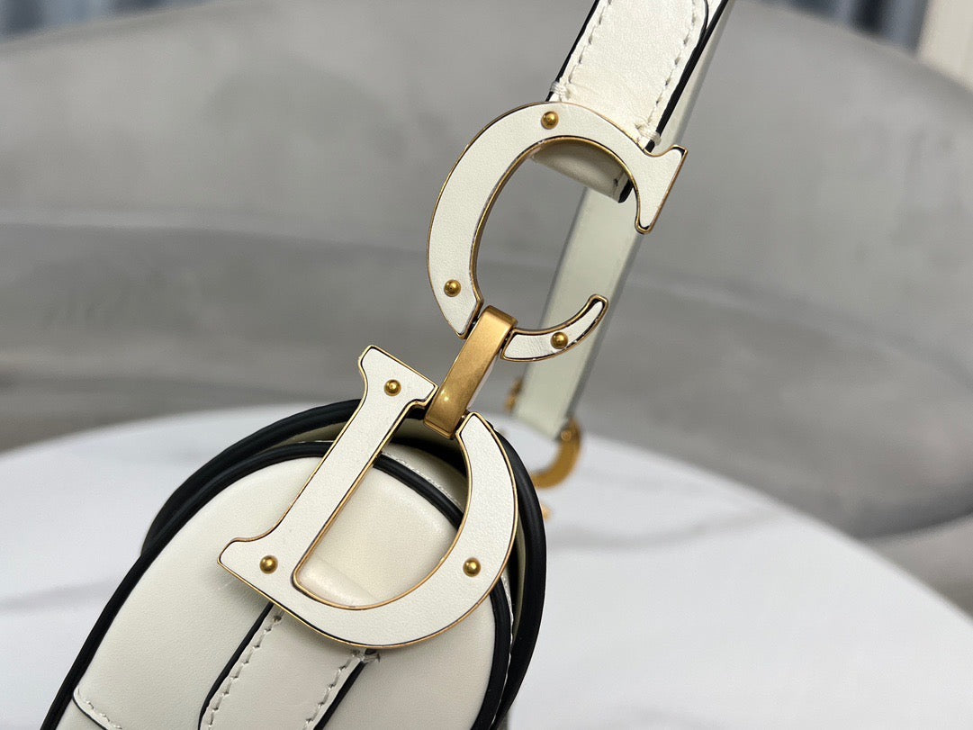 DIO Saddle Bag (25.5cm)