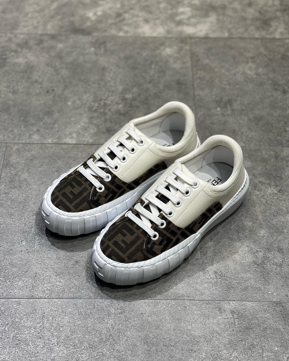 FEN Sneakers