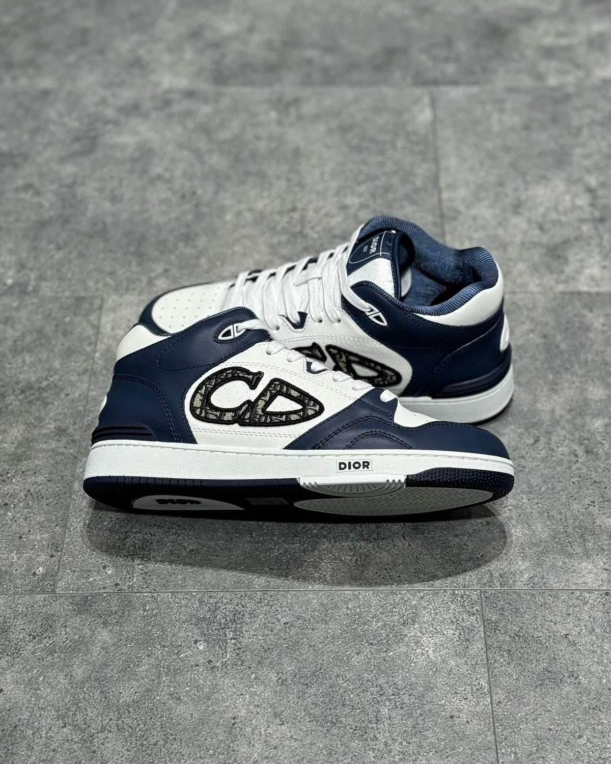CD SNEAKERS