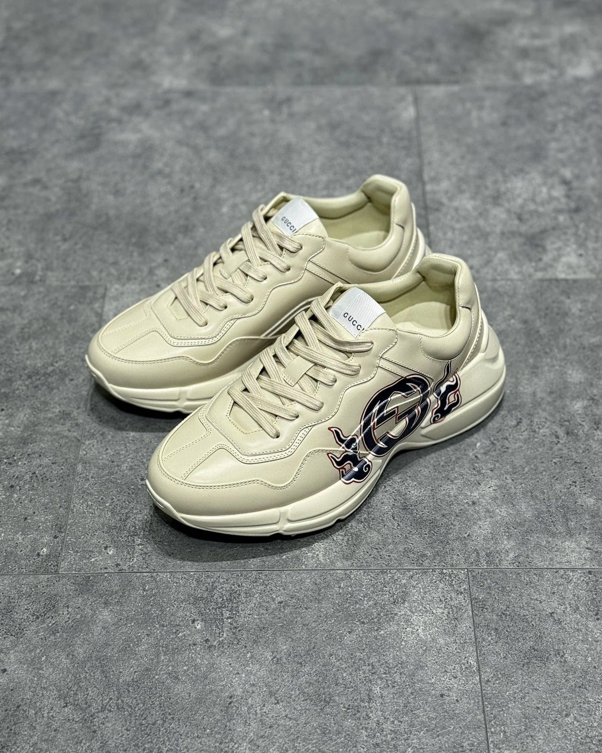 GUC Sneakers