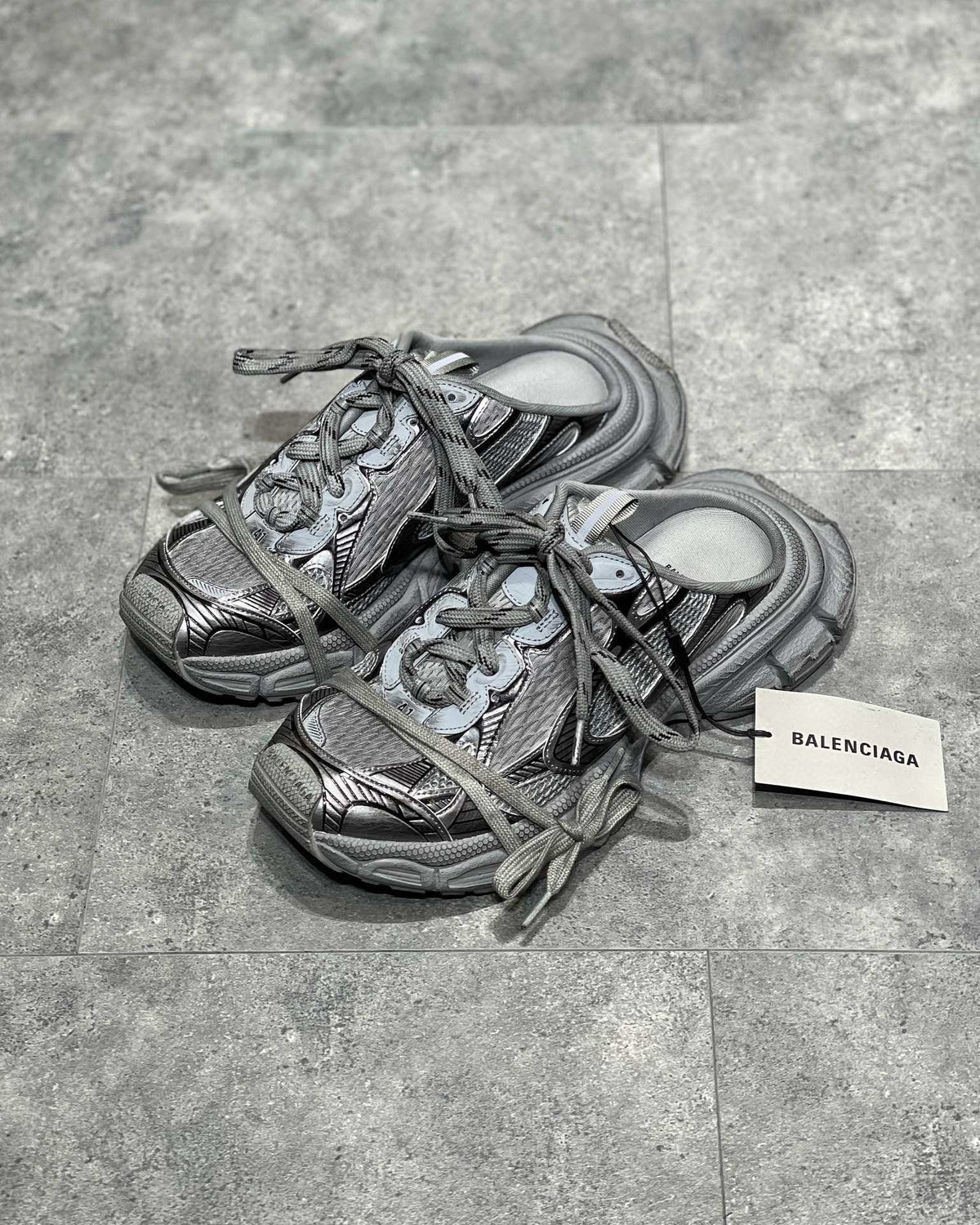 Sneakers & Shoes