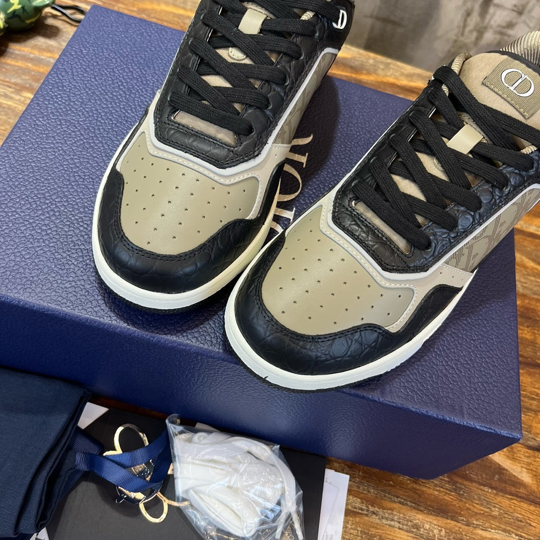DIO Sneakers