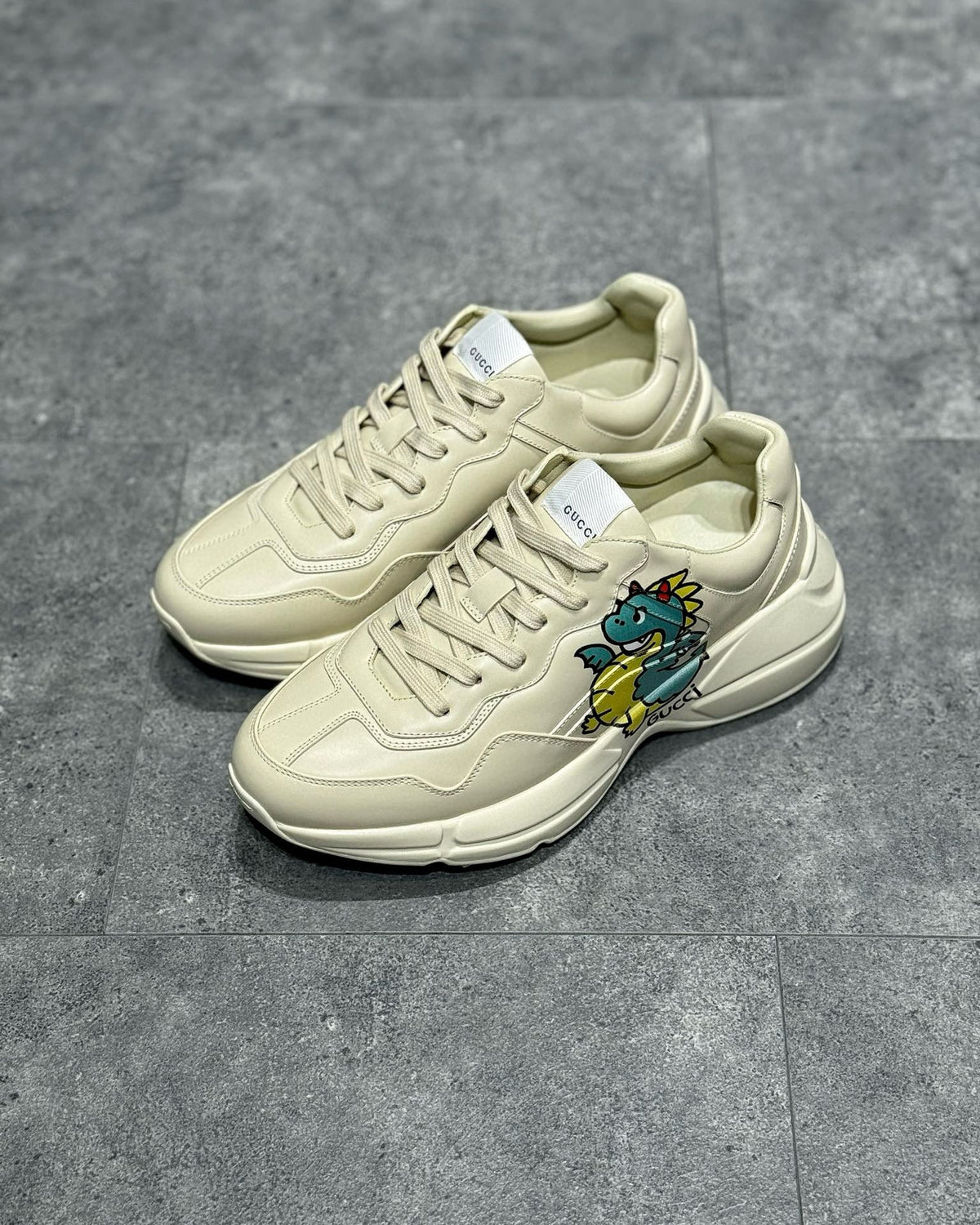 GUC Sneakers