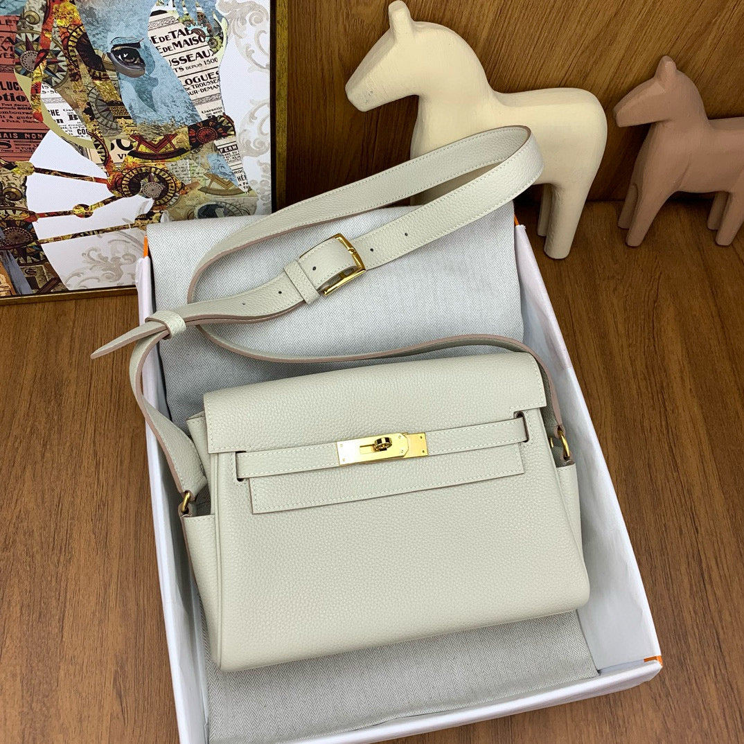 HERM KELLY MESSENGER 25