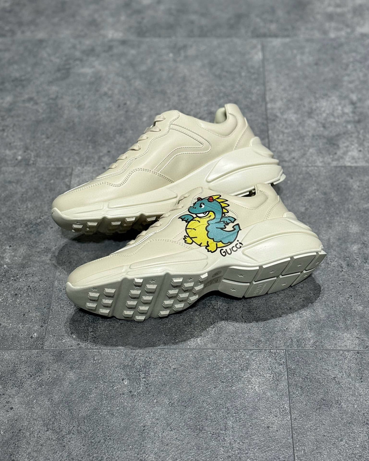 GUC Sneakers