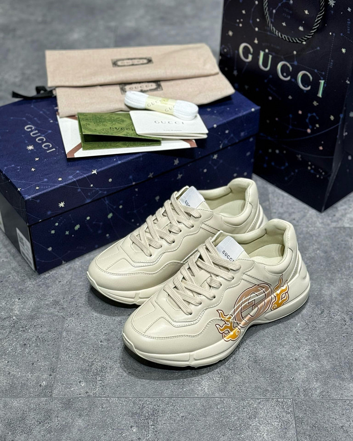 GUC Sneakers