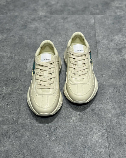 GUC Sneakers