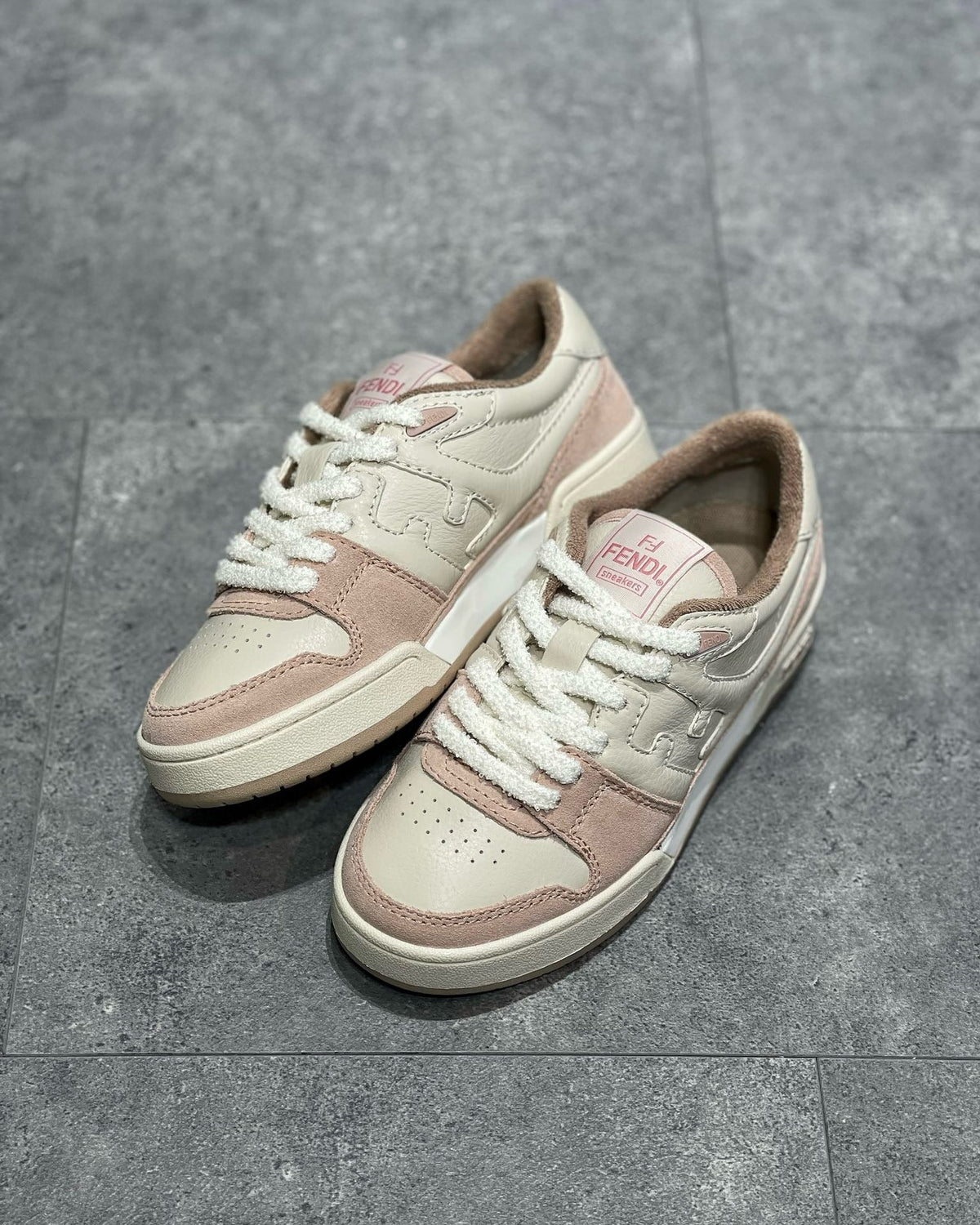 FEN Sneakers
