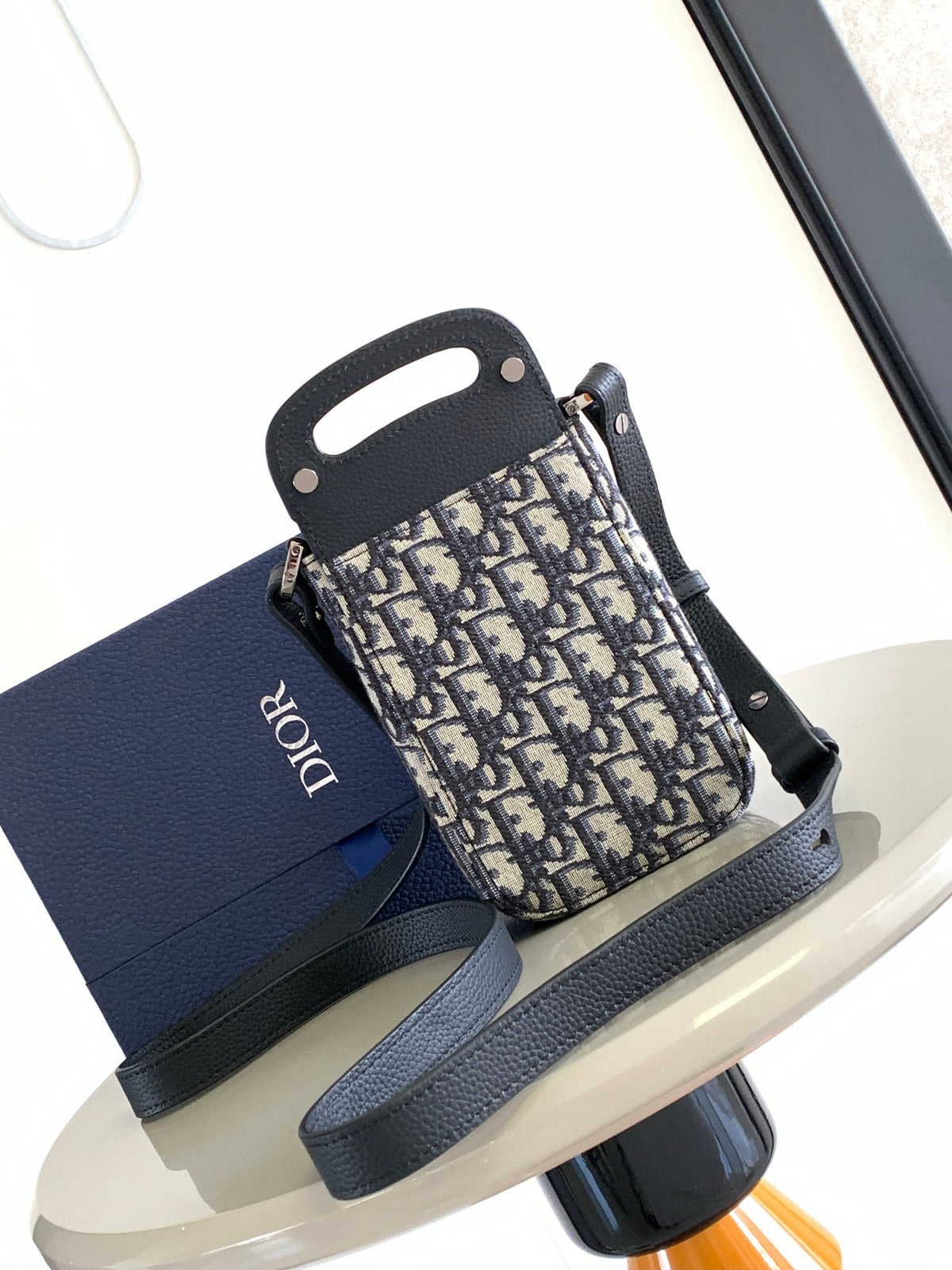 DIO Oblique Sling Bag