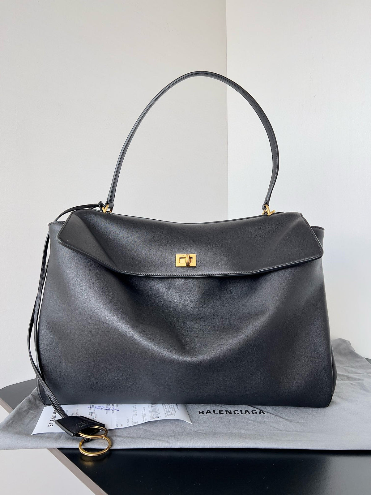 RODEO MEDIUM BAG 35 IN BLACK SMOOTH CALFSKIN GOLD HARDWARE