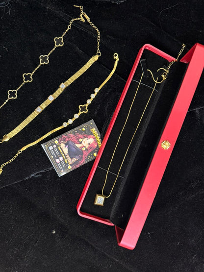 Premium Gold Clover Bracelet Set – Classy & Trendy