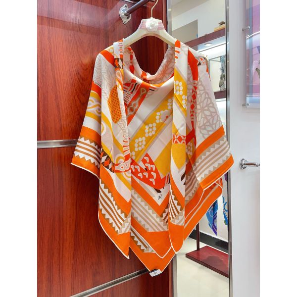 HERM Orange Fantaisie d'Etriers Shawl 140