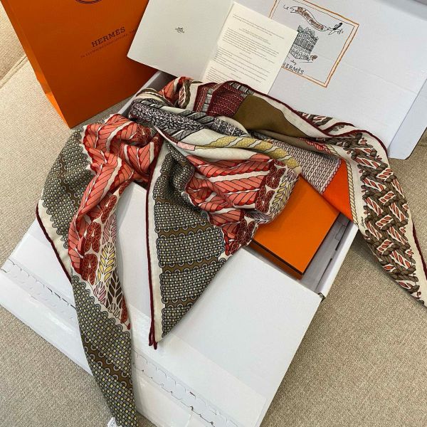 HERM Rose/Naturel Dressage Tressage Shawl 140