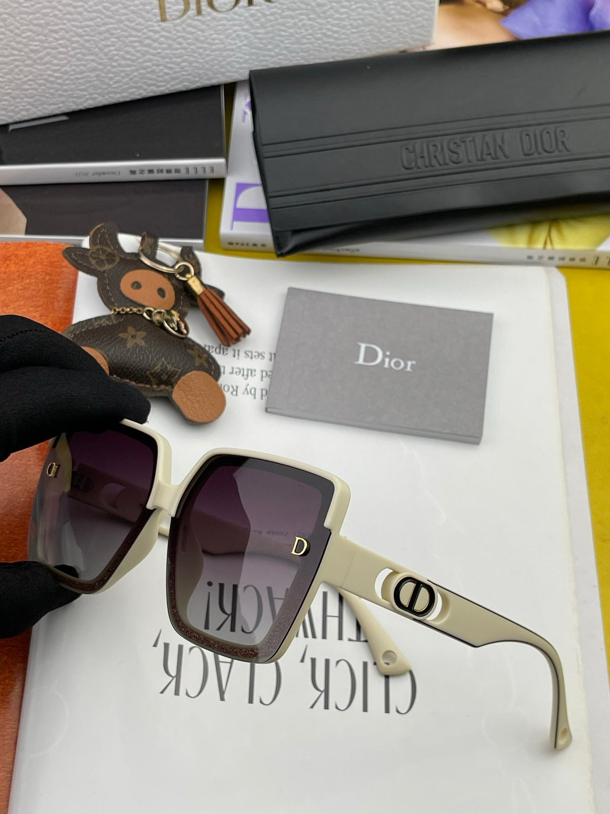MONTAIGNE SQUARE SUNGLASS CD7129 IN ACETATE