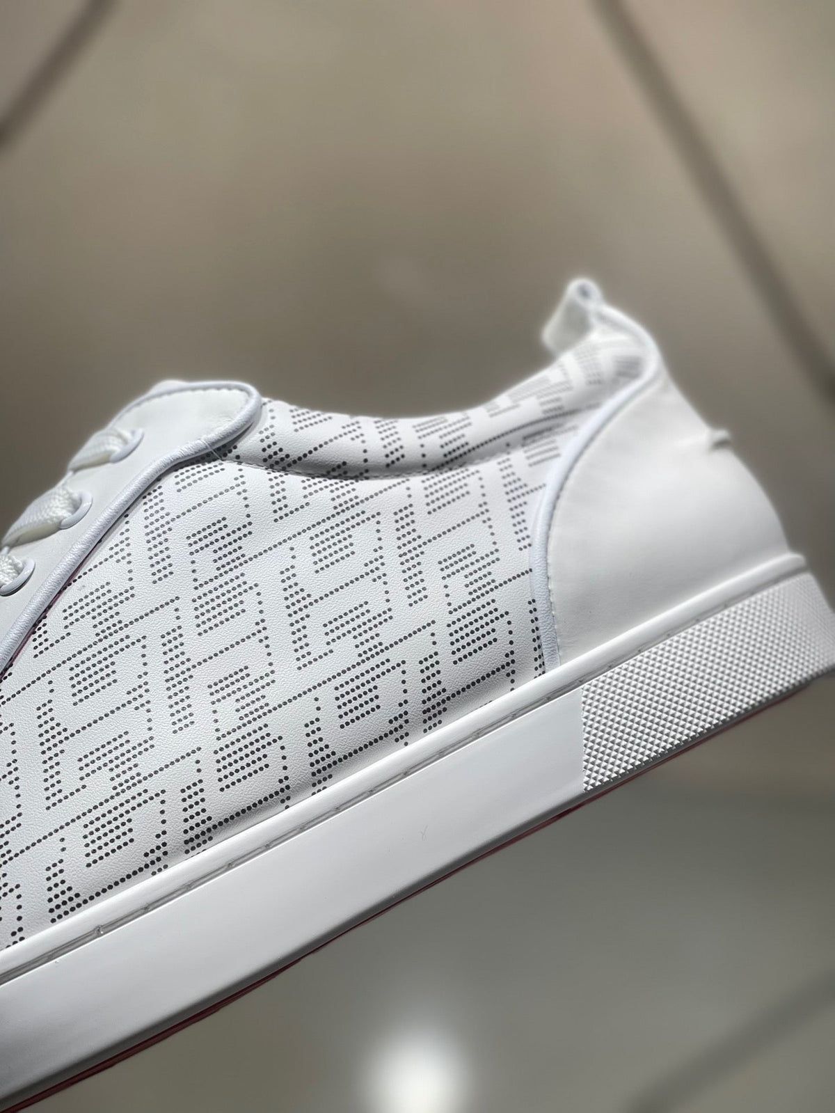 Sneakers & Shoes