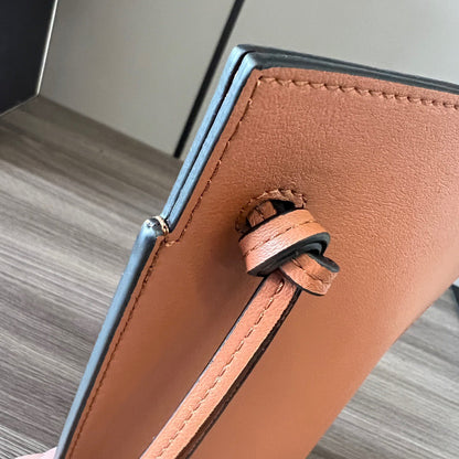 LO Sling Bag