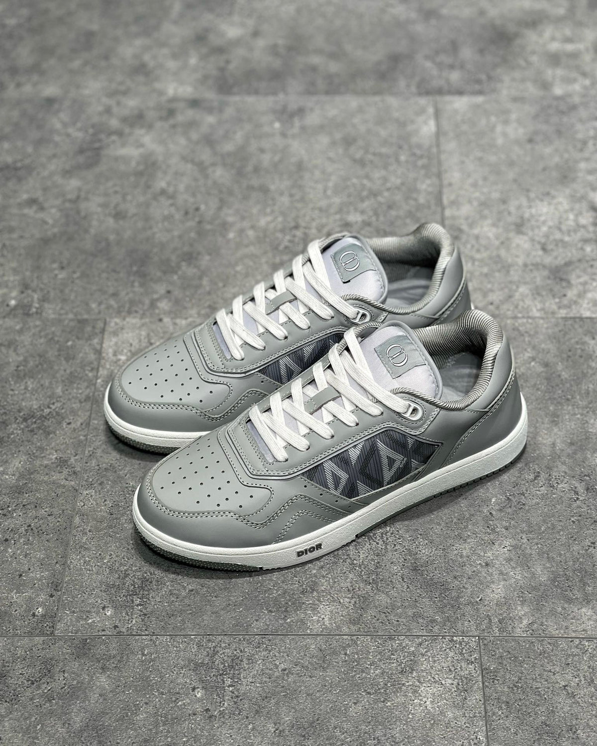 DIO Sneakers