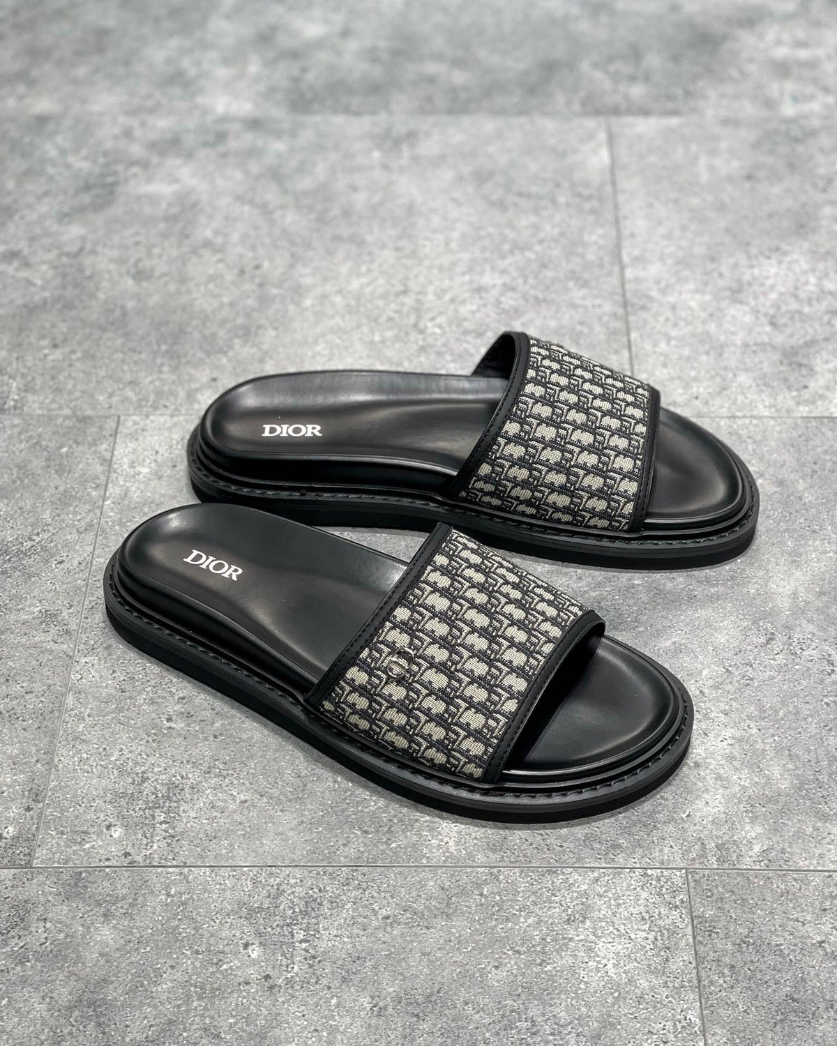 DIO Sandal
