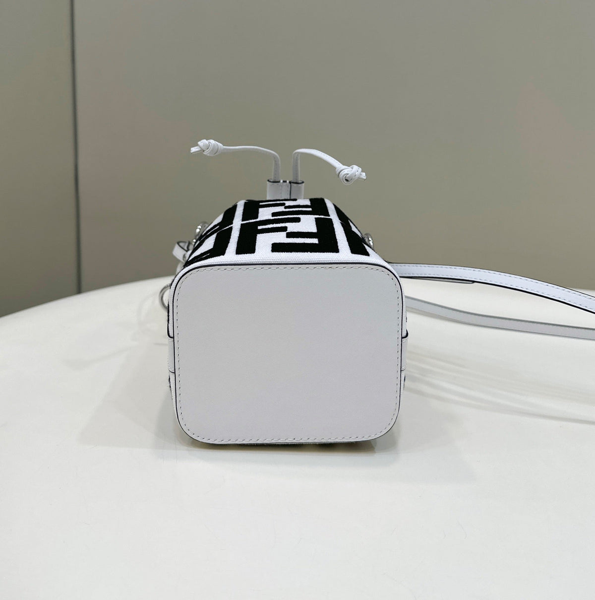 FEN Bucket