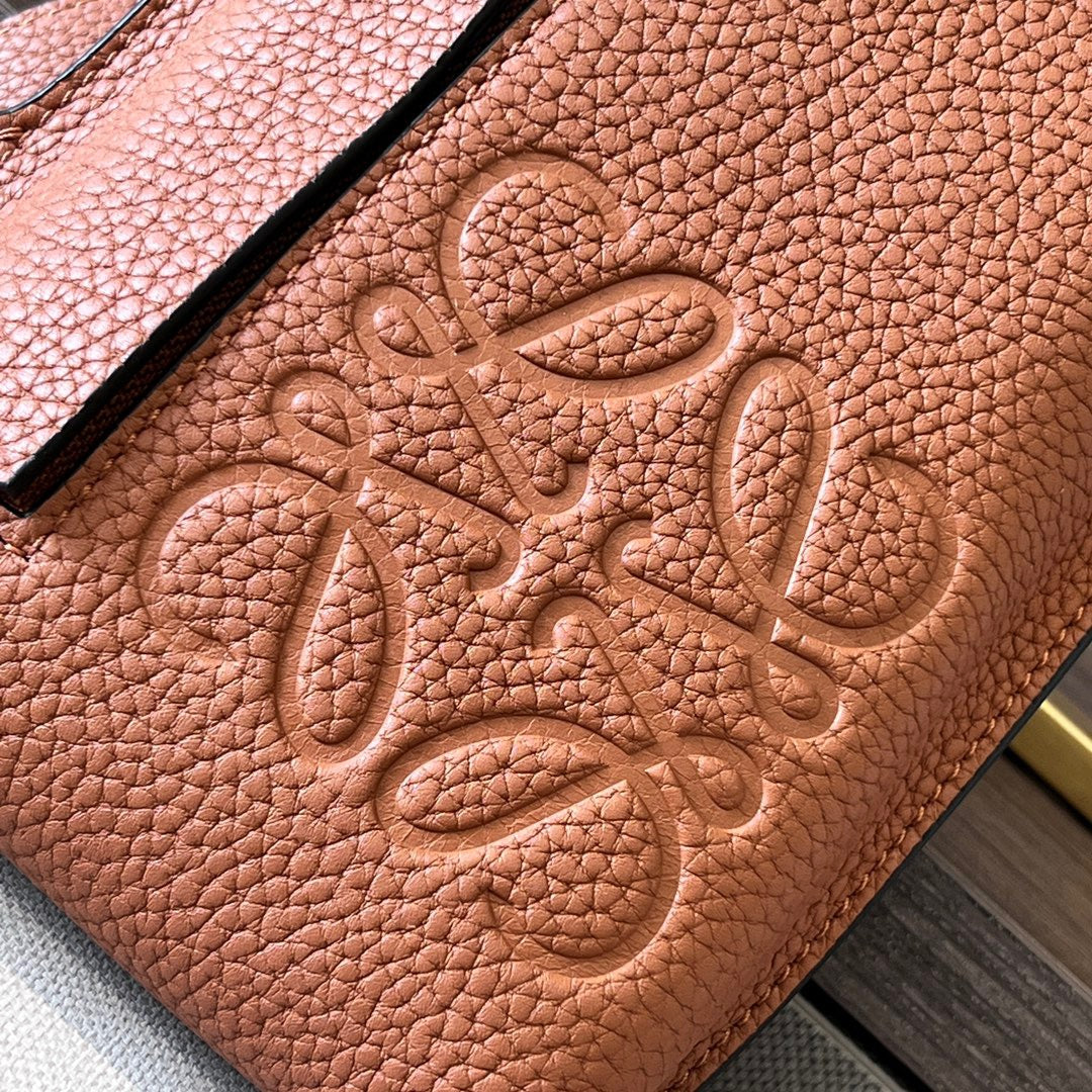 LO Sling Bag