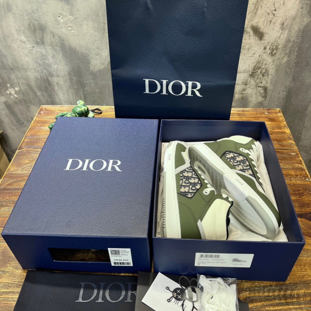 DIO Sneakers