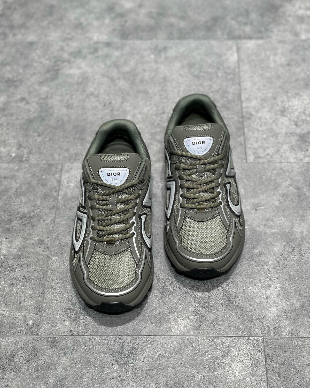 DIO Sneakers