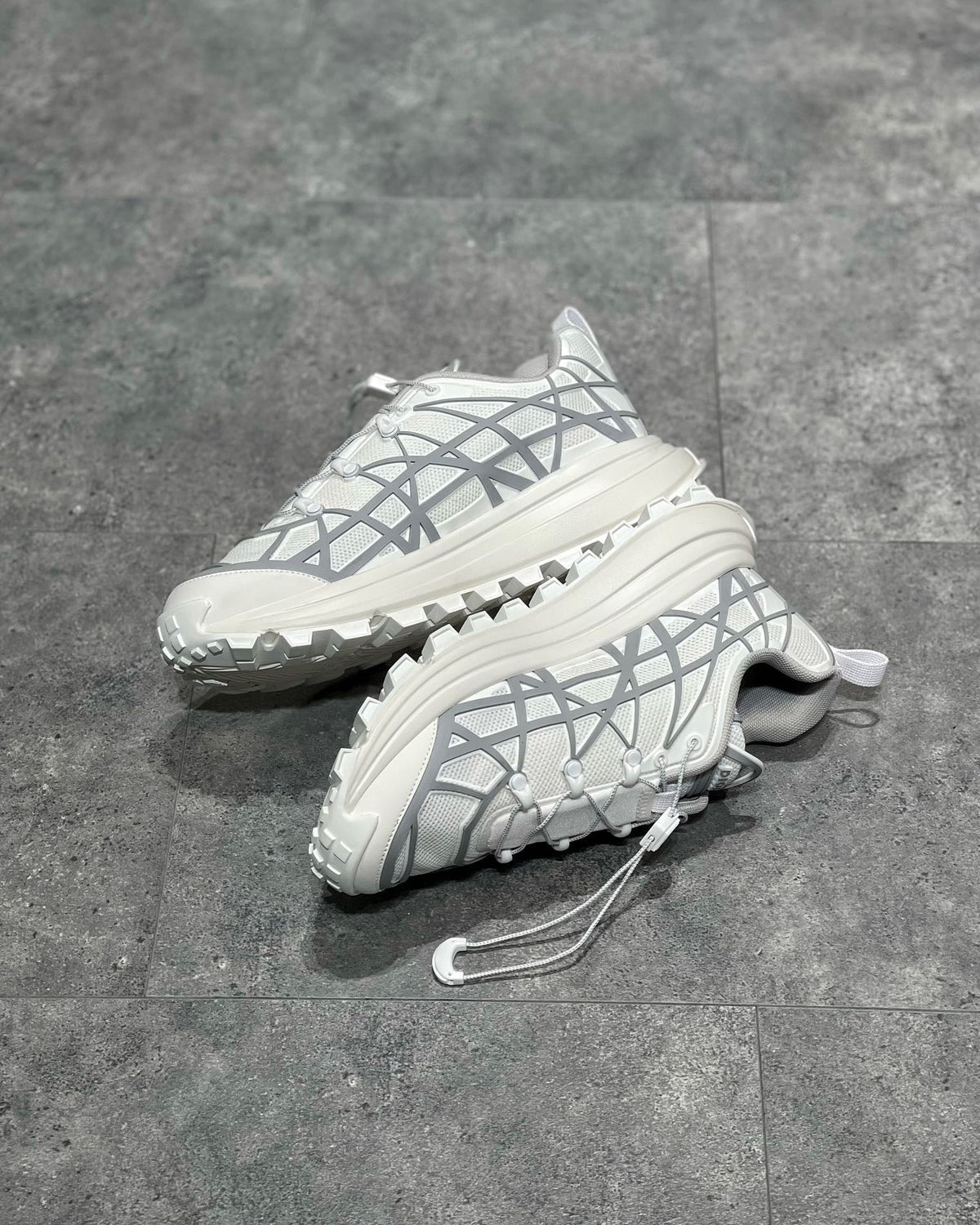 DIO Sneakers