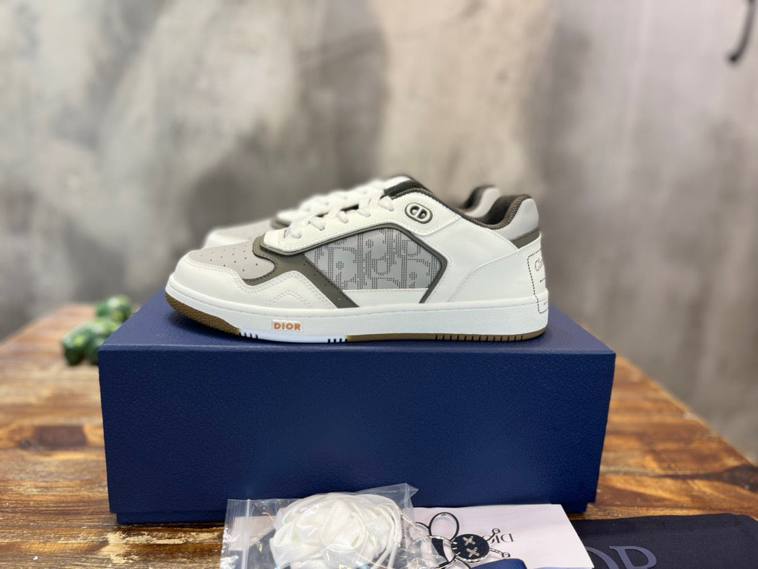 DIO Sneakers