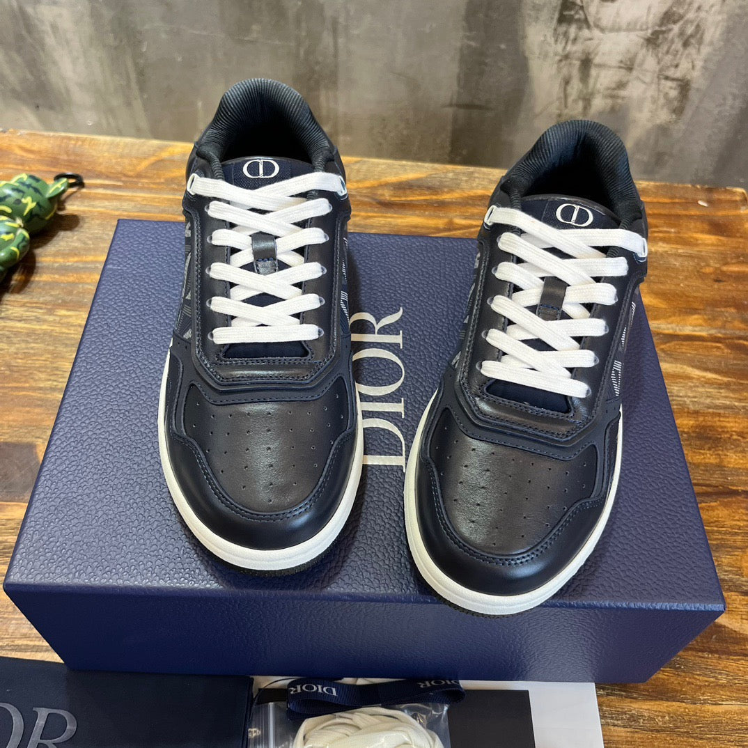 DIO Sneakers