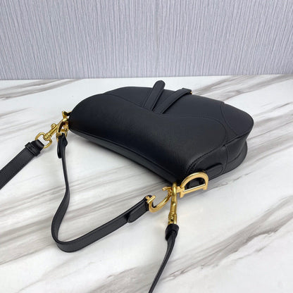 DIO Saddle