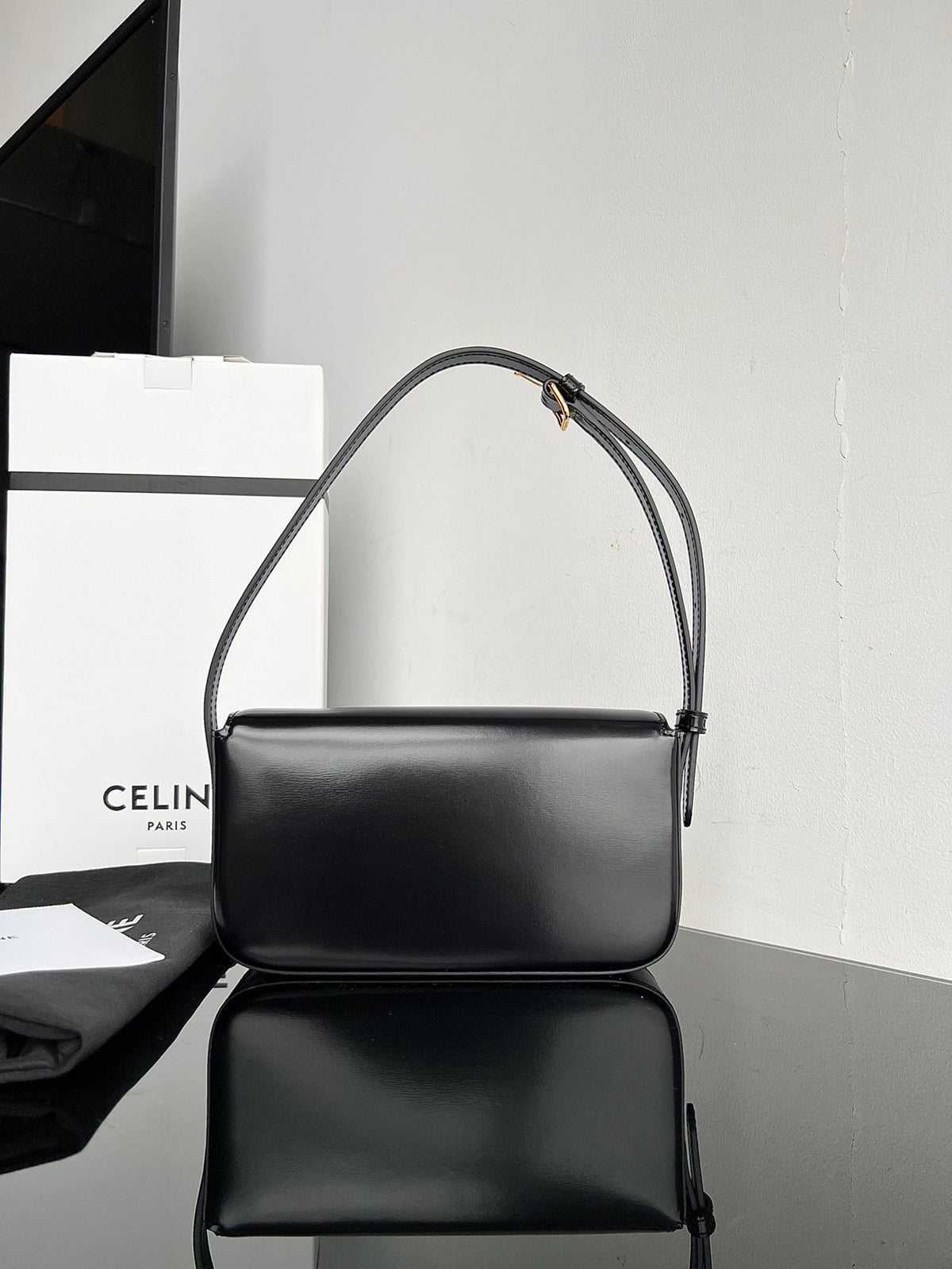 CEL Triomphe Hobo