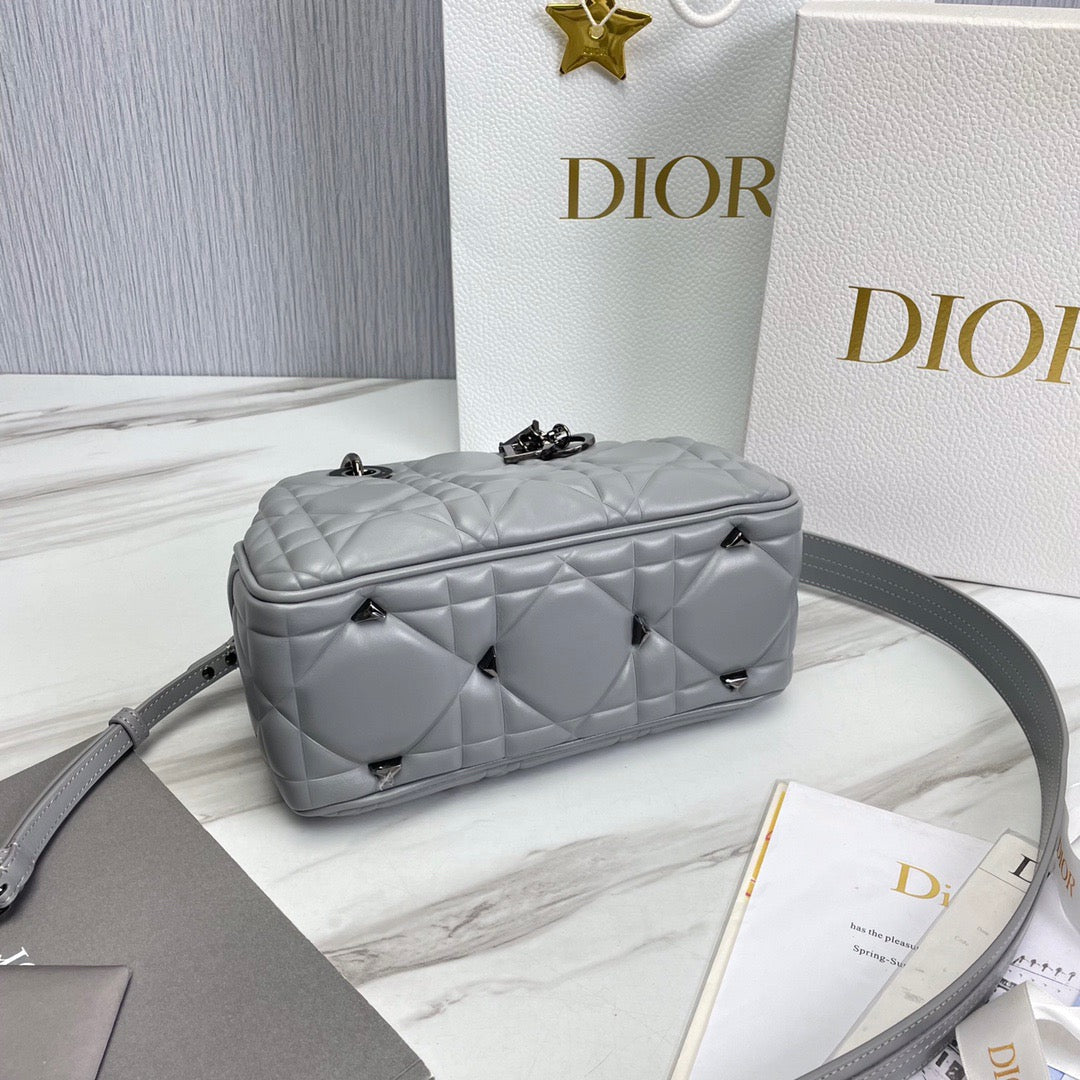 DIO handbag