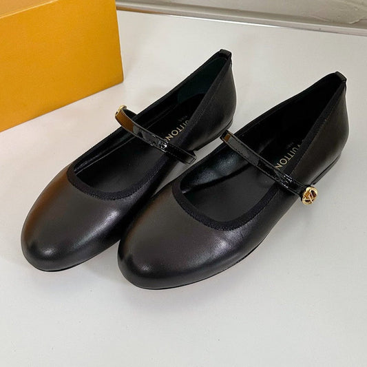 ROMY FLAT BALLERINA IN BLACK CALFSKIN