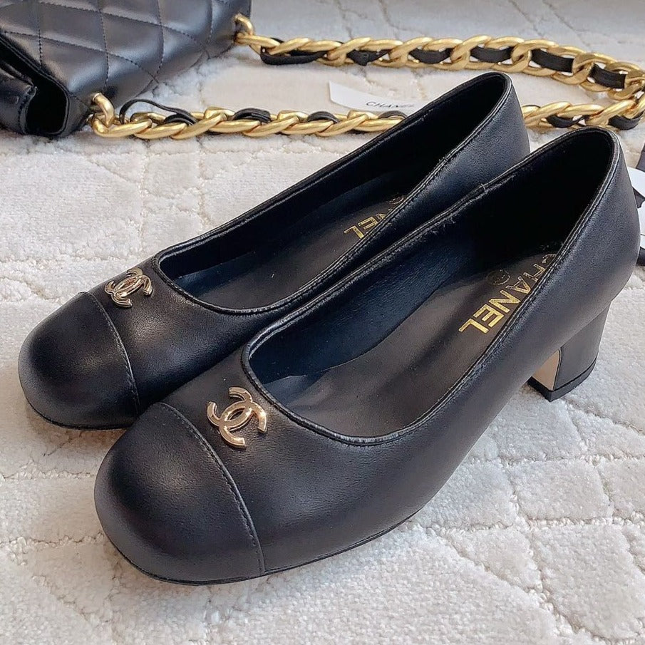 PUMP ROUNG TOE IN BLACK SHEEPSKIN