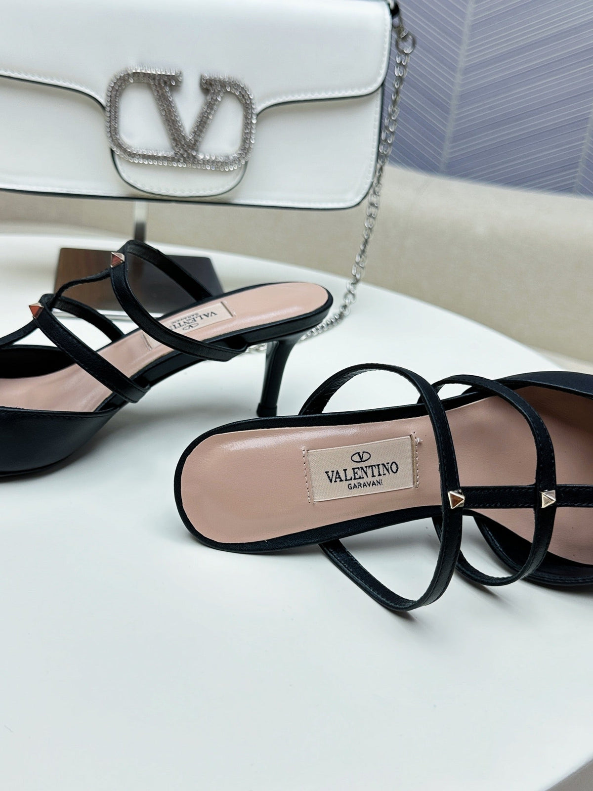 ROCKSTUD WISPY BLACK CALFSKIN MULE 60MM