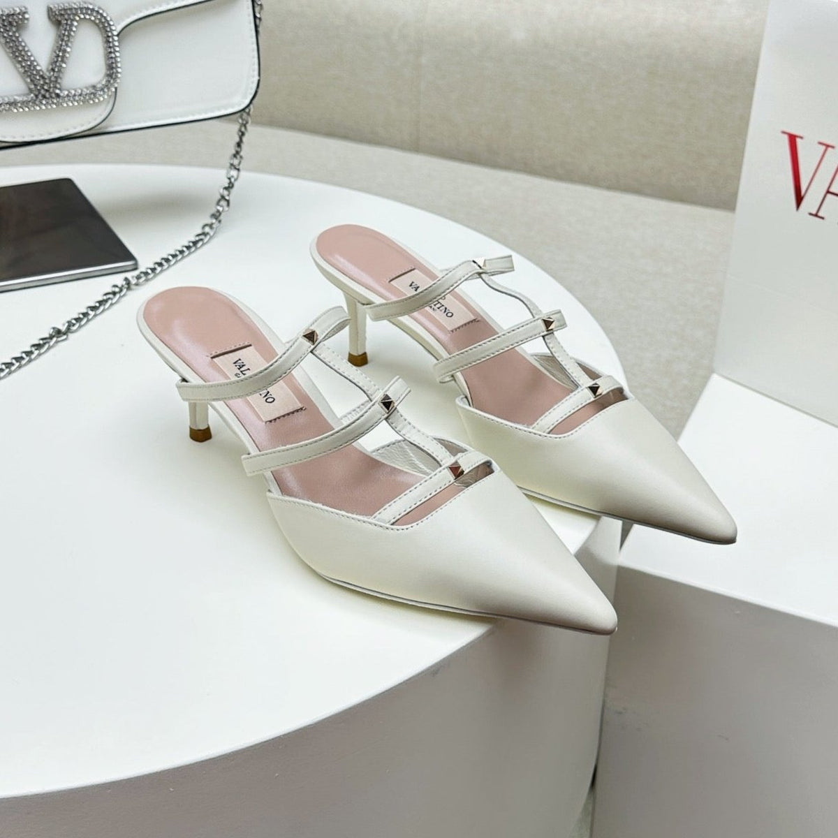 ROCKSTUD WISPY WHITE CALFSKIN MULE 60MM