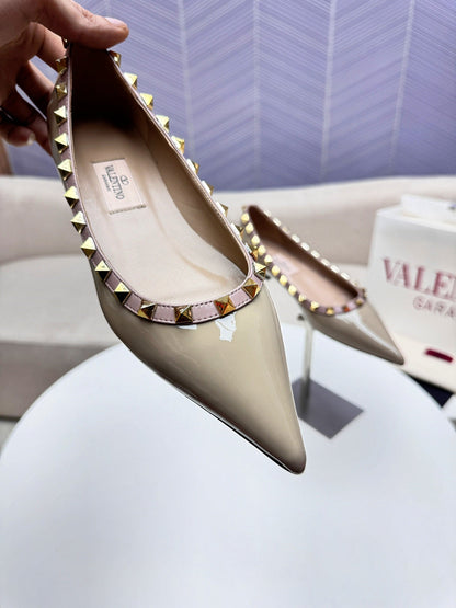 ROCKSTUD FLAT PUMP IN SAND BROWN CALFSKIN