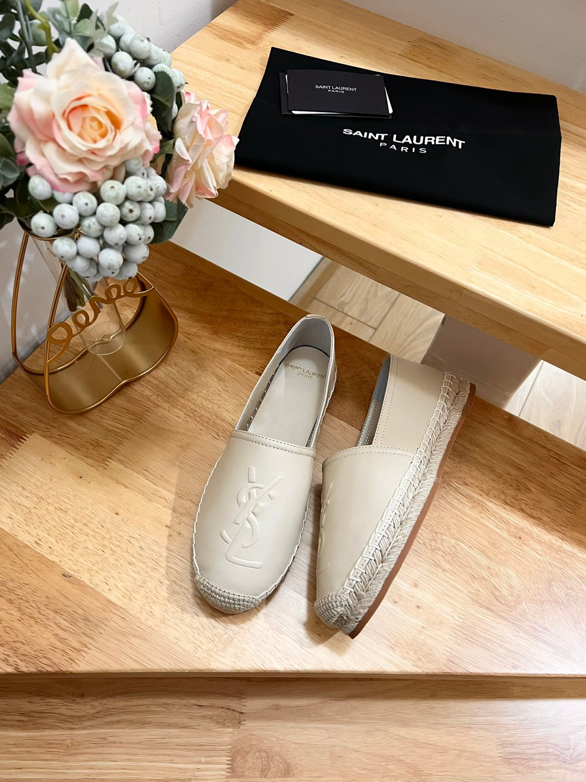 SL YVES EMBOSSED LOGO SLIP ON CREAMY WHITE CALFSKIN